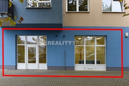 PRONÁJEM OBCHODNÍHO PROSTORU 120,38 M2, JEZERNÍ 1394, STRAKONICE - PRONÁJEM OBCHODNÍHO PROSTORU 120,38 M2, JEZERNÍ 1394, STRAKONICE - WWW.REALITYTRADE.CZ - E-MAIL: STRBACKA@REALITYTRADE.CZ - TEL.: 602 271 334