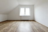 PRONÁJEM PĚKNÉHO, VELKÉHO BYTU 3+KK, 109 M2 V 1NP RD (PODKROVÍ) , MILEJOVICE, OKRES STRAKONICE