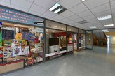 PRONÁJEM KOMERČNÍHO PROSTORU Č. 21 - 58,22 M2, PŘÍZEMÍ (HLAVNÍ BUDOVA) - OC MAXIM STRAKONICE