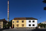 PRONÁJEM VELKÉHO BYTU 3+1, 82 M2 V PRVNÍM PATŘE RD SE ZAHRADOU A SKLEPEM V CENTRU STRAKONIC
