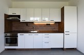 PRONÁJEM PĚKNÉHO, VELKÉHO BYTU 3+1, 76 M2, S LODŽIÍ, VE 2NP PANELOVÉHO DOMU, KOLÁŘOVA 303, KATOVICE