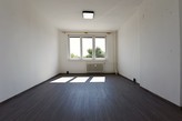 PRONÁJEM PĚKNÉHO, VELKÉHO BYTU 3+1, 76 M2, S LODŽIÍ, VE 2NP PANELOVÉHO DOMU, KOLÁŘOVA 303, KATOVICE