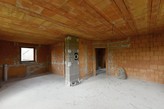 PRODEJ HRUBÉ STAVBY RODINNÉHO DOMU 281 M2, NA POZEMKU 534 M2, HVOŽĎANY U VODŇAN
