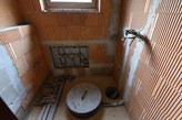PRODEJ HRUBÉ STAVBY RODINNÉHO DOMU 281 M2, NA POZEMKU 534 M2, HVOŽĎANY U VODŇAN