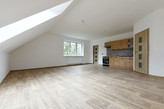 PRONÁJEM PĚKNÉHO, VELKÉHO BYTU 3+KK, 109 M2 V 1NP RD (PODKROVÍ) , MILEJOVICE, OKRES STRAKONICE